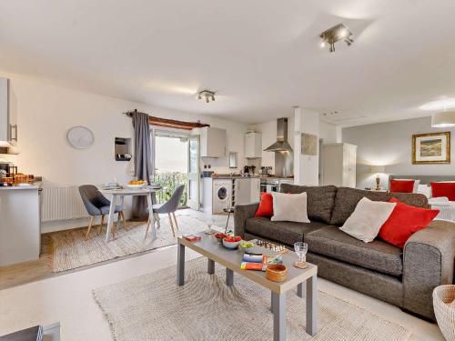 Ruang duduk di 1 Bed in Tavistock HIGHM