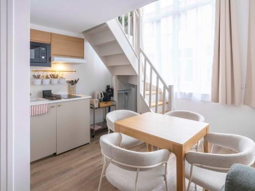 Photo de la galerie de l'établissement Design loft-style apartment, à Paris