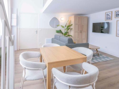 Photo de la galerie de l'établissement Design loft-style apartment, à Paris