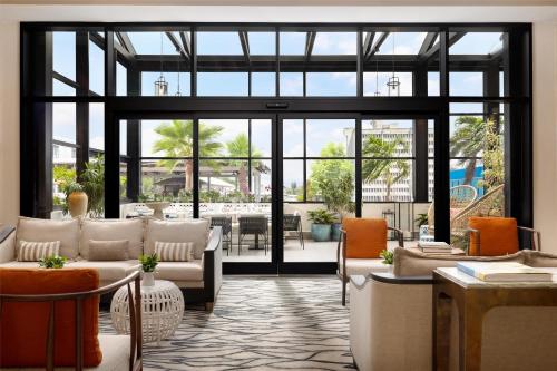 Zona de estar de Hotel Santiago, Curio Collection By Hilton
