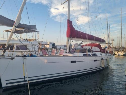 LUNA BAY, voilier 3 cabines 2 sdb en ville