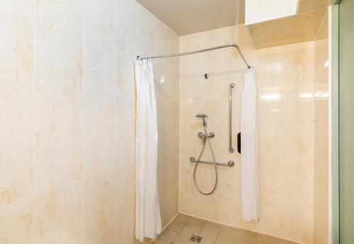 Koupelna v ubytování B&B HOTEL Agen