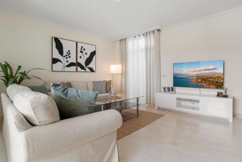 Acosta 3 by Asola Property