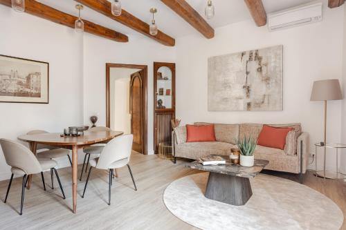 Piazza di Spagna 2 Bedrooms and 5 Juliet Balcony