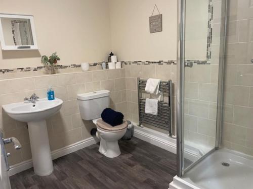 Koupelna v ubytování St Annes Apartment 4 - Sleeps 6 - Free Parking