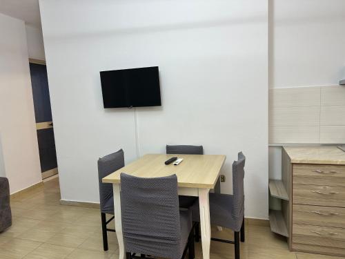 TV a/nebo společenská místnost v ubytování Shell home golem 2
