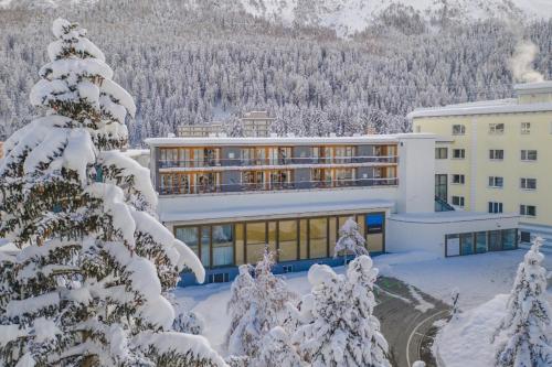 Hotel Laudinella v zimě