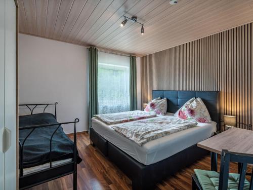 Posteľ alebo postele v izbe v ubytovaní Apartment Ogris-1 by Interhome