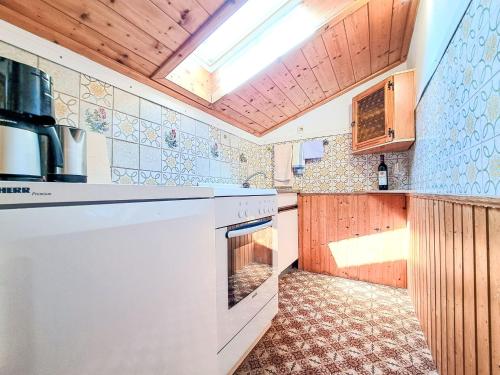 Kuchyňa alebo kuchynka v ubytovaní Apartment Fichtenblick App- 4 by Interhome