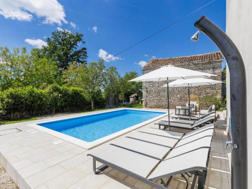 Πισίνα στο ή κοντά στο Holiday Home Marija by Interhome