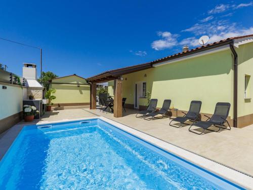 Holiday Home Laura by Interhome