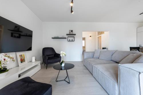 Apartment White Sunshine