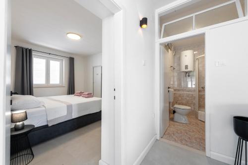 Apartment White Sunshine