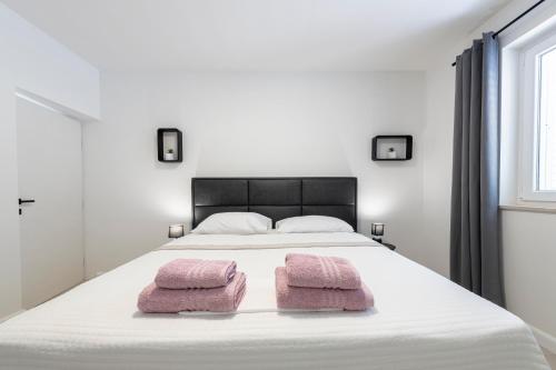 Apartment White Sunshine