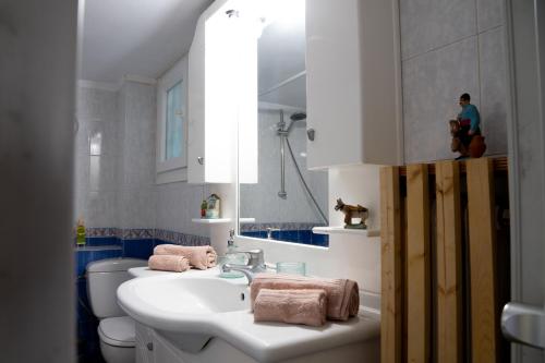 Comfortable two bedroom Athens appartment - Sando