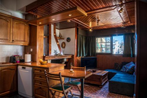 Comfortable two bedroom Athens appartment - Sando