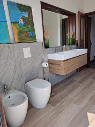 Vannituba majutusasutuses Near Como, charming apartment with fireplace