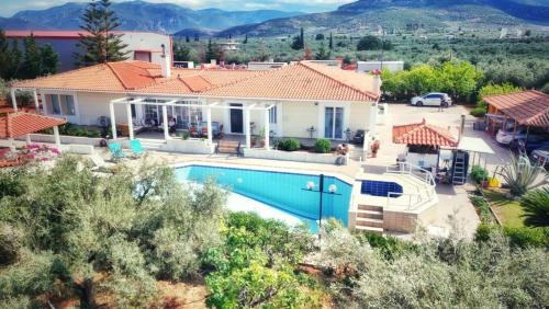 Elia Apartment Garden Oasis With Pool Astros