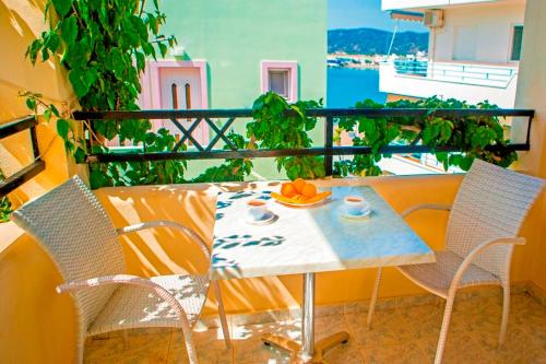 Balkón nebo terasa v ubytování Haraki De Sol Beach Apartments