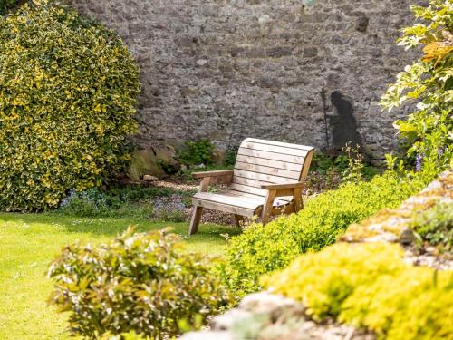 Κήπος έξω από το 4 bed in Priestcliffe 57687