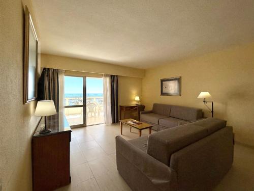 PYR BeachFront and Pool Apartment