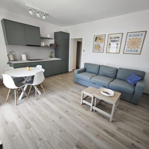 Dapur atau dapur kecil di Apartment by the beach 2