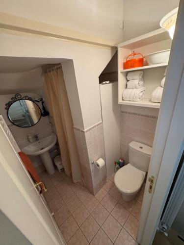 Ένα μπάνιο στο Leto Loft