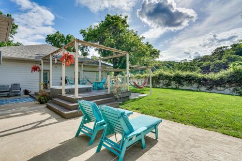 Zahrada ubytování Pool, Hot Tub and Pickleball Court Lake Ozarks Home