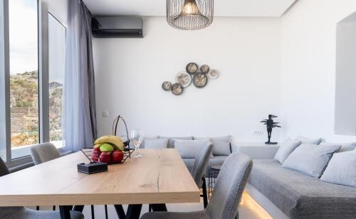 Posezení v ubytování Kamara Sea View Villa