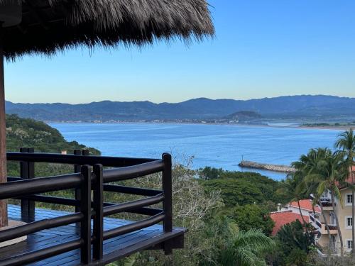 a view of the ocean from a house at Casa Colina in Isla Navidad