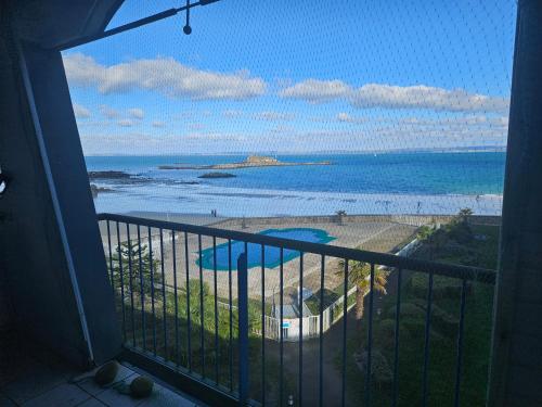 Les pieds dans l'eau 4-6 personnes