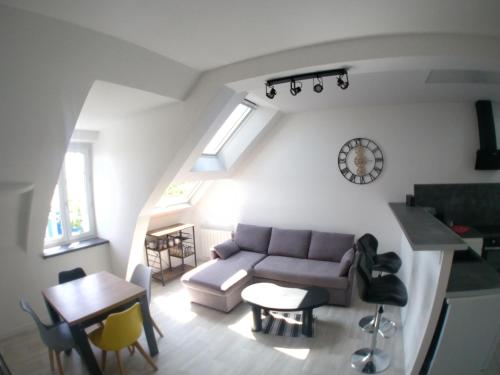 T2 centreville, appart lumineux,1 chambre, 4 pers, climatisation, wifi, parking gratuit