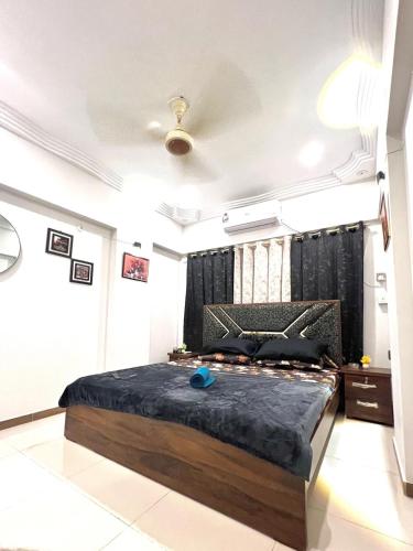 King Bed Apartment in Karachi
