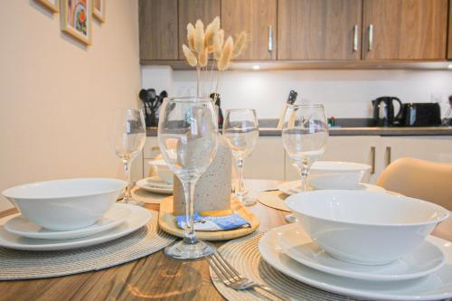 JQ Stylish Apartment - Next to City Centre - Perfect for Contractors, Tourist, Couples - 24-7 Secure Access & FAST WIFI photo 9