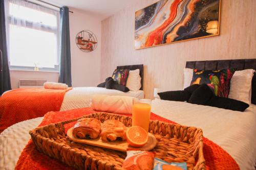 JQ Stylish Apartment - Next to City Centre - Perfect for Contractors, Tourist, Couples - 24-7 Secure Access & FAST WIFI photo 3