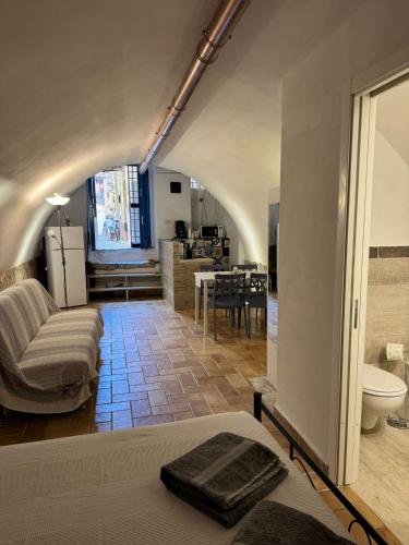 a living room with a couch and a table at Da Matteo in Gaeta