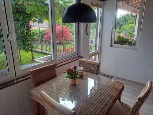 T&R Apartment