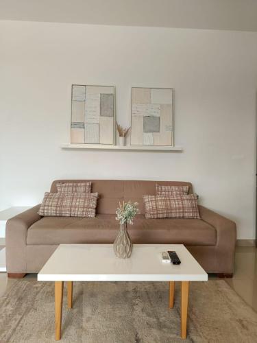 Comfy 1 Bedroom In Gcribs Compound Pool View in ElGounaにあるシーティングエリア