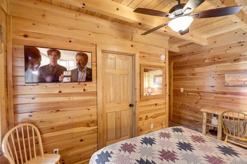 Tonys Joint by Venture Smoky Mountains photo 12