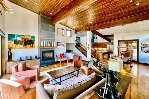 Φωτογραφία από το άλμπουμ του Truckee Mountain Retreat σε Truckee