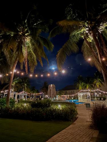 Zahrada ubytování The Grand Caymanian Resort
