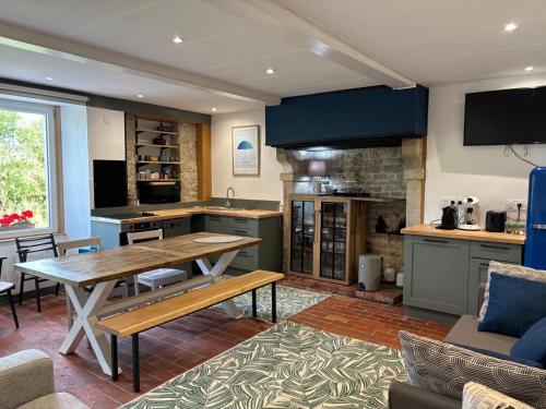 Comfortable house for 4 guests in Saint-Côme-du-Mont