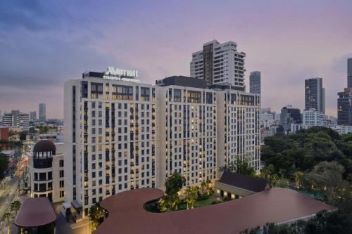 Pemandangan umum bagi Bangkok atau pemandangan bandar yang diambil dari hotel