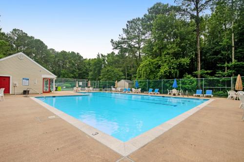 Πισίνα στο ή κοντά στο Clearwater -- 33732 E Hampton Ln
