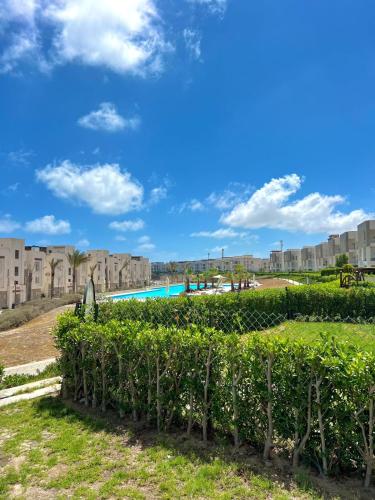 شاليه غرفتين اموج دور ارضي