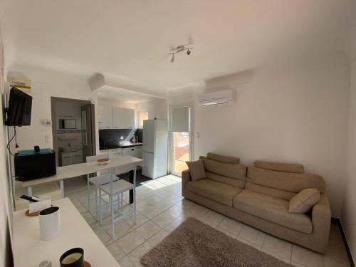 F3 patio bien situé