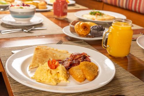 Makanan di atau berdekatan hotel