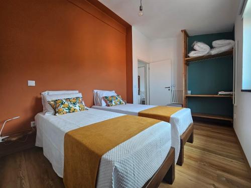 Ένα ή περισσότερα κρεβάτια σε δωμάτιο στο WestCanyon Apartments