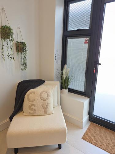 Chic Apartment E10 photo 29