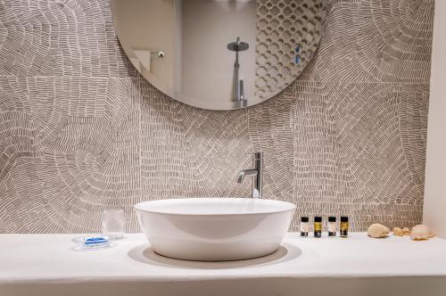 Koupelna v ubytování Vilos Suites